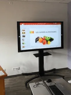 Écoles et formation, écrans interactifs pour les classes