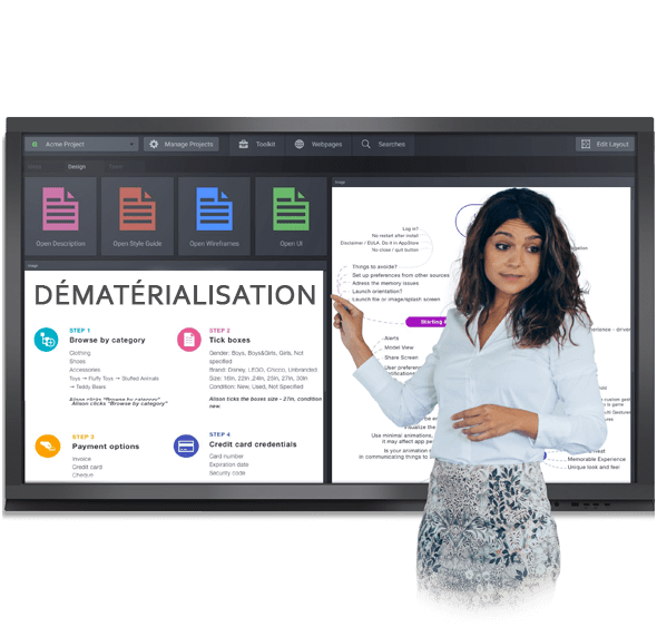 Photo Femme devant un écran Interactif tactile pointant du doigt la numérisation